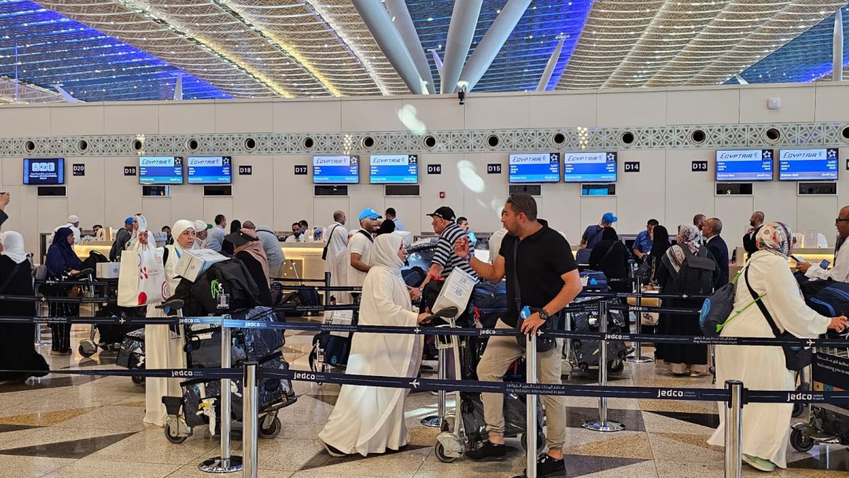 مصر للطيران تدشن أكبر جسر جوي لعودة الحجاج.. 14 رحلة اليوم ونقل آلاف ضيوف الرحمن من مصر وأفريقيا والعالم العربي 2 IMG 20260603 WA0010