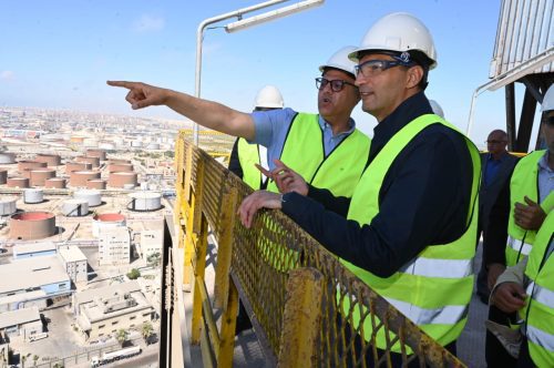 انطلاقة جديدة لصادرات الأسمنت المصري.. الحكومة تفتتح صوامع "تيتان" بالإسكندرية وتعلن خطة للوصول إلى 1.3 مليون طن للأسواق العالمية 3 IMG 20260625 WA0066
