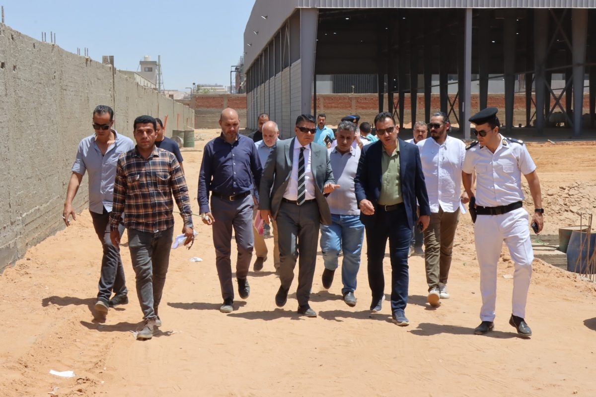 ضربة حاسمة لمافيا تسقيع الأراضي الصناعية.. الدولة تبدأ أكبر حملة لسحب الأراضي والوحدات من المستثمرين غير الجادين 1 IMG 20260628 WA0078