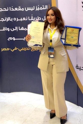 خبيرة التجميل السعودية نهى بن صفيان تسجل حضورًا بارزًا بمؤتمر سايكو وأيكون 2 IMG 20260724 WA0009