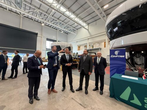 مصر للطيران تعزز ريادتها الإقليمية بشراء أحدث جهاز محاكاة A320neo وتجدد شراكتها مع Acron Aviation 3 IMG 20260724 WA0024