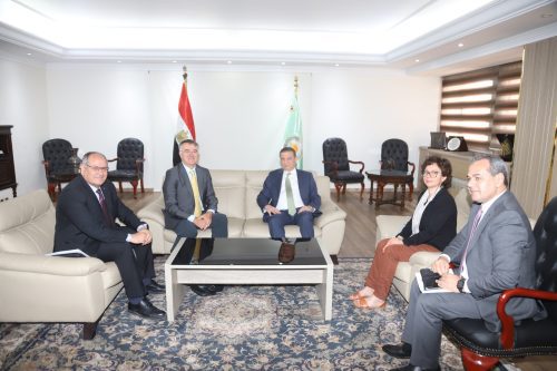 شراكة مصرية إيطالية لتسريع التحول نحو الزراعة الذكية.. دعم صغار المزارعين وجذب استثمارات جديدة للقطاع الزراعي 2 IMG 20260727 WA0026