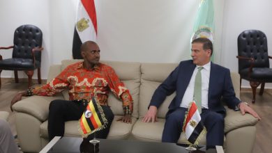 وزير الزراعة و نظيره الأوغندي