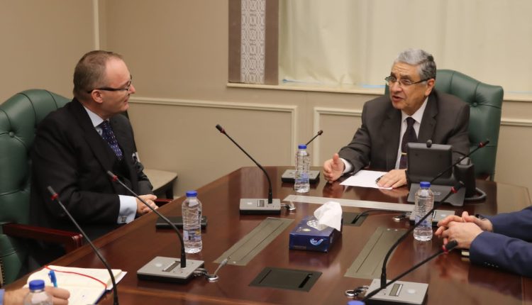 وزير الكهرباء والطاقة المتجددة