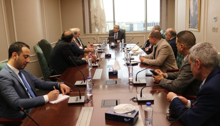 وزير الكهرباء والطاقة المتجددة