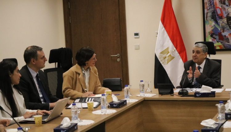 وزير الكهرباء والطاقة المتجددة