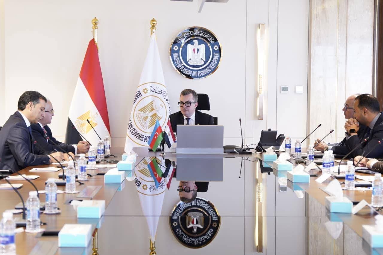 مصر وأذربيجان ترسمان خريطة شراكة اقتصادية جديدة.. مباحثات رفيعة المستوى لتوسيع الاستثمارات وتعزيز التعاون التنموي. 2 FB IMG 1781496617093