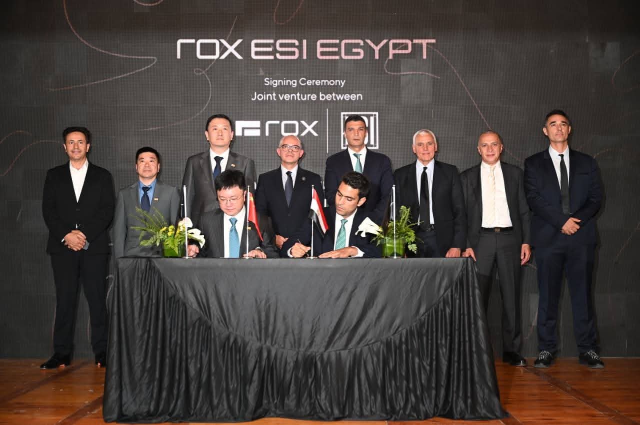 مصر تعزز توطين صناعة السيارات.. اتفاق استثماري جديد لإنتاج سيارات ROX REEV محليا بشراكة دولية كبرى 1 FB IMG 1781505513010 1