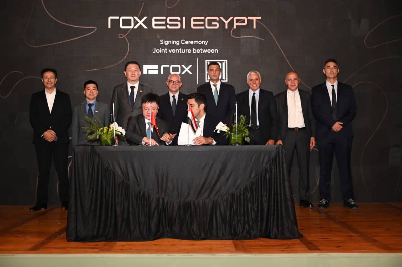 مصر تعزز توطين صناعة السيارات.. اتفاق استثماري جديد لإنتاج سيارات ROX REEV محليا بشراكة دولية كبرى 2 FB IMG 1781505519831 1