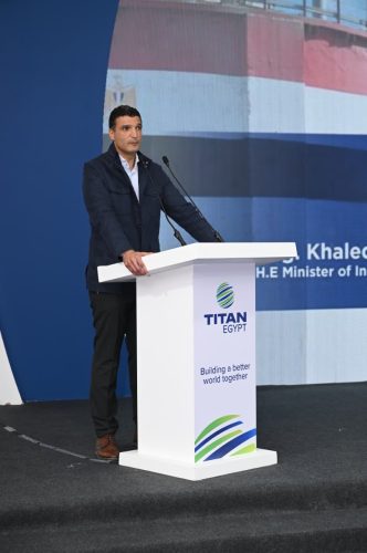انطلاقة جديدة لصادرات الأسمنت المصري.. الحكومة تفتتح صوامع "تيتان" بالإسكندرية وتعلن خطة للوصول إلى 1.3 مليون طن للأسواق العالمية 2 IMG 20260625 WA0064
