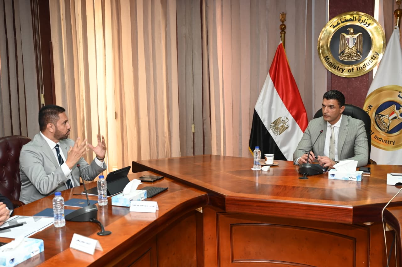 وزير الصناعة يدفع بتوطين تكنولوجيا الإضاءة الذكية.. مصنع جديد باستثمارات 30 مليون دولار يستهدف التصدير لأوروبا وأفريقيا 1 IMG 20260628 WA0046 1